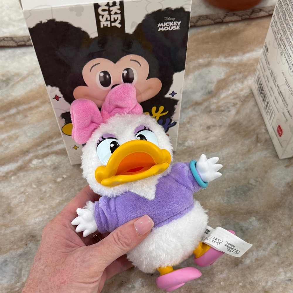Disney Daisy Duck Key Holder - Pink, Purple, and White